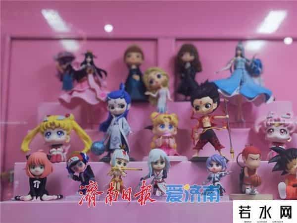 动漫连锁店,融媒深调查·动漫周边热销vs连锁品牌撤柜:“谷子经济”正在经历“成长阵痛”?