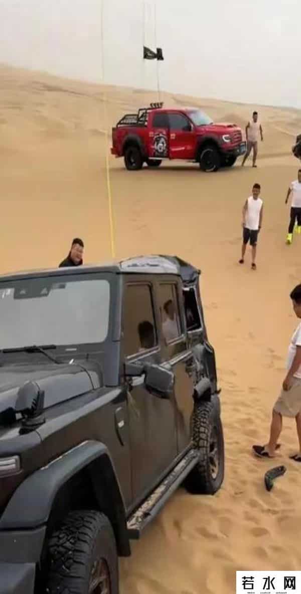 网络新鲜事,宁夏33岁网红去世后续，主页清空回老家，上演恶心一幕，邻居发声