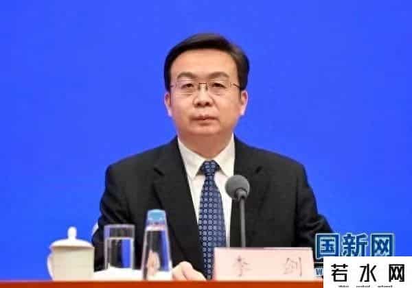 李剑,【南方都市报】最高法民三庭庭长李剑：加强人工智能司法应对，积极探索裁判规则