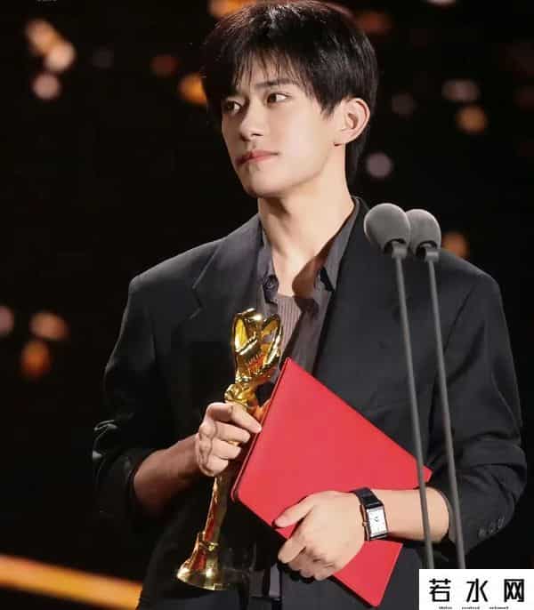 洋葱tf家族,TFBOYS十二周年!三人单飞后的发展却差距越来越大,易烊千玺领跑