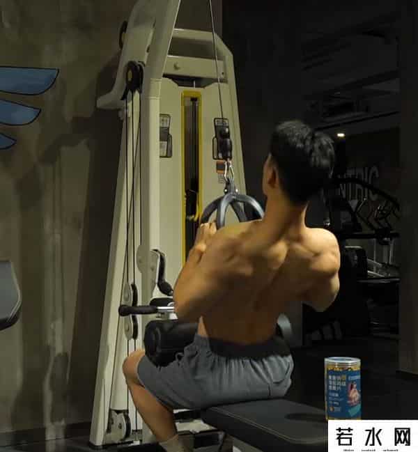 173,173的她，凭傲人的身材和甜美笑容，被誉为“ins最性感的女人”