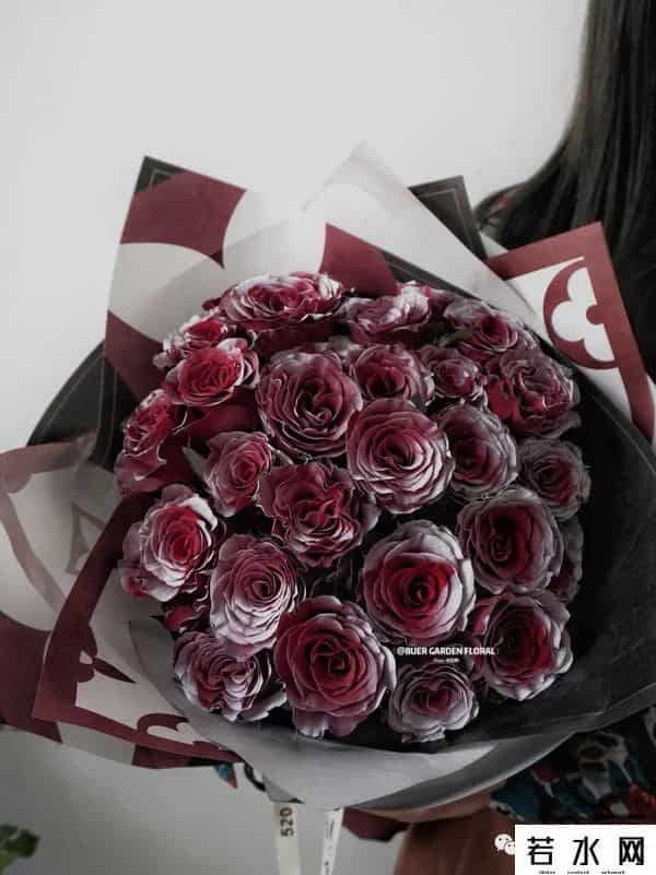 色520,节日特辑vol.4 - 红玫落雪，月色与雪色之间，你是第三种绝色