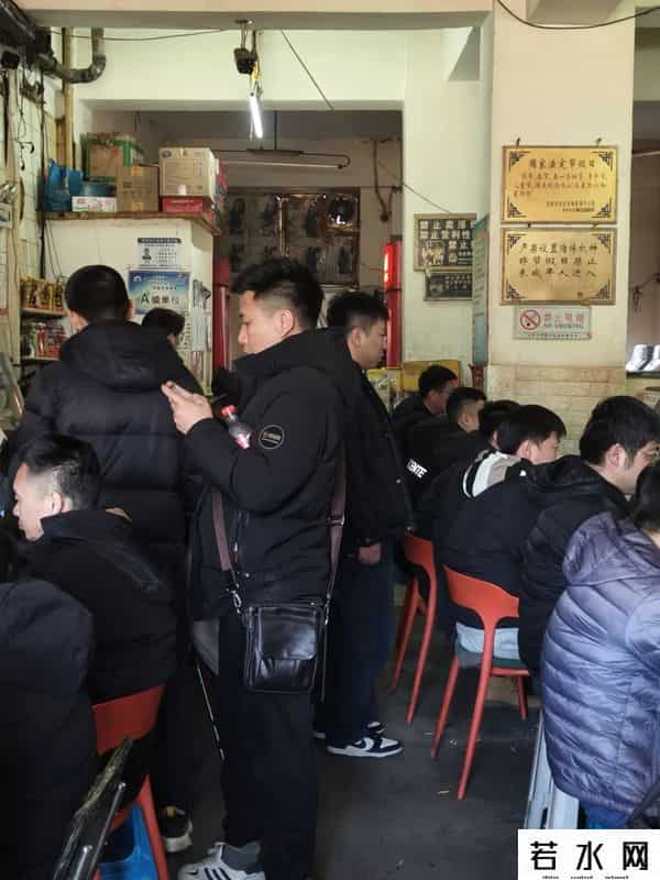 沈阳娱乐场所,沈阳最后的街机游戏厅,挤满了找童年的中年人