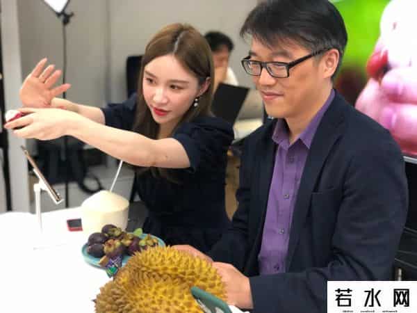 榴莲B站,泰国副总理直播卖榴莲:近900万人围观,一口气卖了10000只