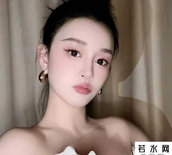 高维那,做吴秀波7年小三的陈昱霖，被他亲手送进监狱，出狱后高调晒儿子