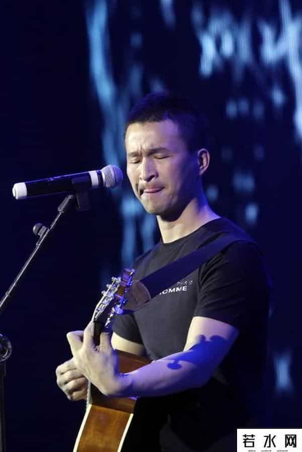 怒放摇滚,11年前,农民工兄弟,翻唱汪峰歌曲爆火,登上春晚,如今怎样了
