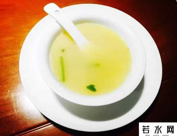 沈一点,在香港夜夜排队,在北京王思聪再三光顾,这家火锅店有点意思