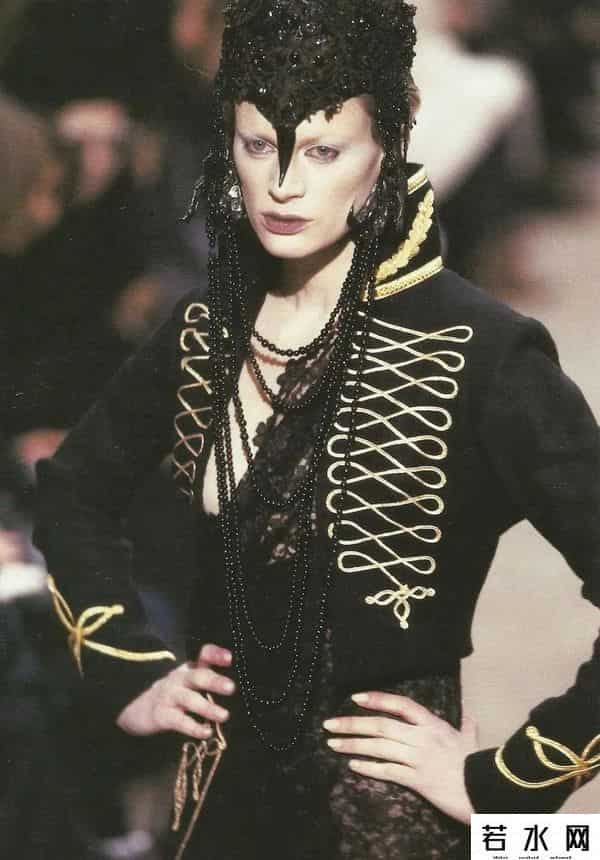 影视捆绑,捆绑《穿普拉达的女王》，这部时尚电影配吗？