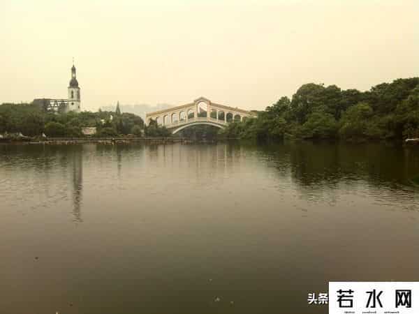 山寨乐园,成都最早的“山寨”景区——世界乐园,为什么已是断壁残垣?