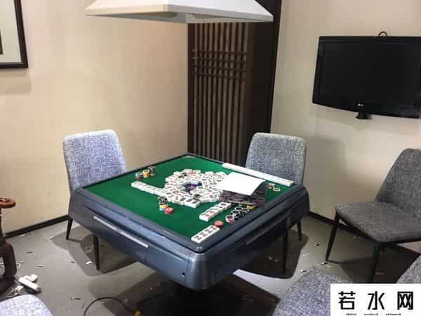 许朝军,回访人人网许朝军涉赌被抓茶楼 服务员：别用现金玩就没事