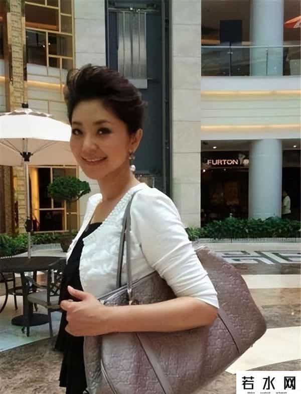 超市大赢家,“学历最低”的央视主持，嫁给电台领导，结婚20年后如今怎样？