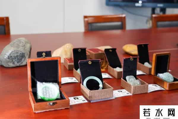 疯狂石头,“疯狂的石头”能“一本万利”？