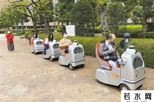 代步机器人,人行道上的自动行驶机器人“RakuRo”