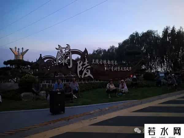 苍山吧,兰陵镇“四圣广场”火了,傍晚最热闹!