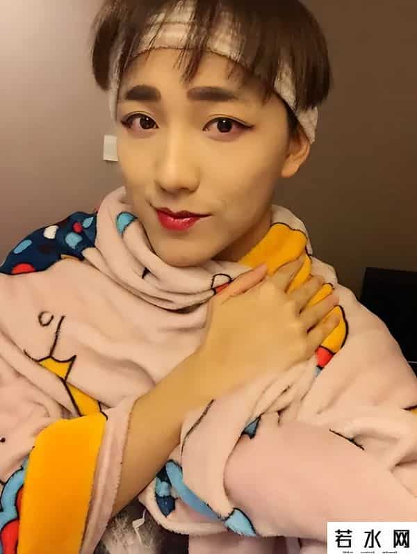 黄文煜,黄文煜自曝娱乐圈大瓜,17岁时被男编导猥亵,导致他对男性有阴影