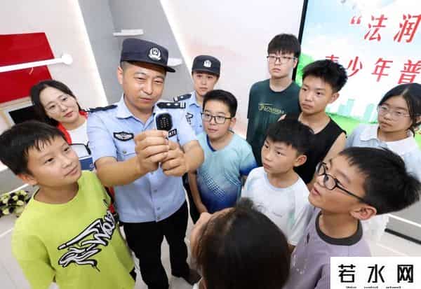 设圈,孩子戴表，家长心累：电话手表真的护娃吗？