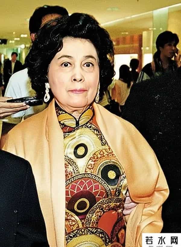 何福,和堂弟不伦恋,因私生子和赌王反目:澳门第一美女的人生太跌宕