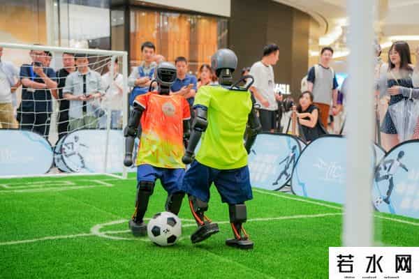 机器人大擂台,数百机器人空降商场，拳击擂台+足球赛开启人机互动超燃体验