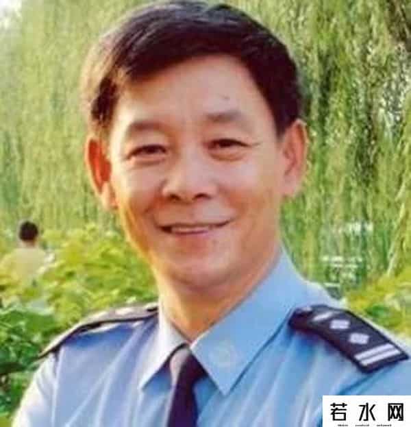 小峰峰图片,玩金条长大，住360平四合院，儿子年收数十亿，为何74岁还在拼？