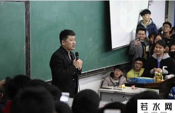 储殷：张雪峰适合报考新闻专业