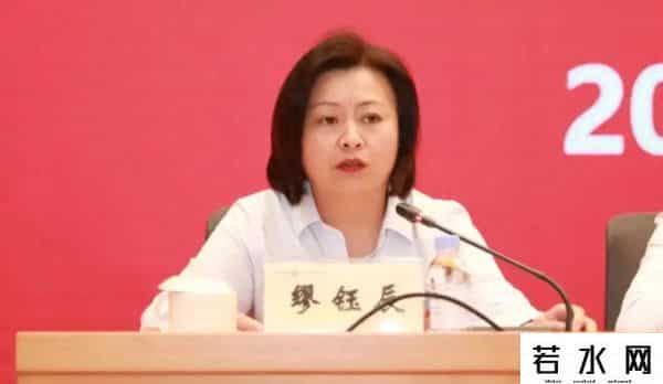 女孩辞掉年薪50万银行工作