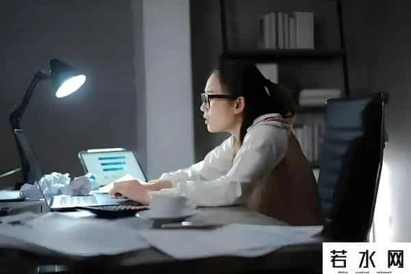 部分日本人开始反对上四休三了