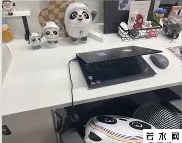 男子情人节送女友一冰箱冰墩墩