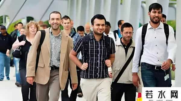 部分日本人开始反对上四休三了