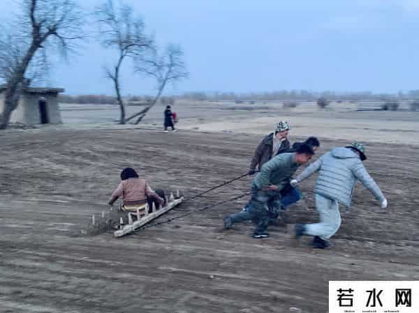 《隐入尘烟》票房逆袭