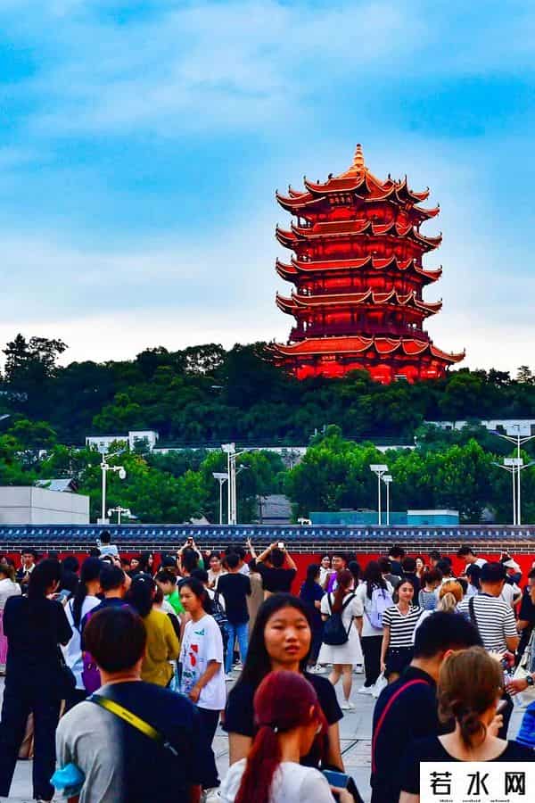 元宇宙沉浸式逛街