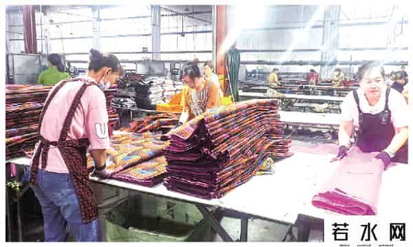 两个树的标志是什么牌子的衣服