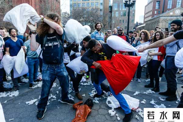 国际枕头大战日