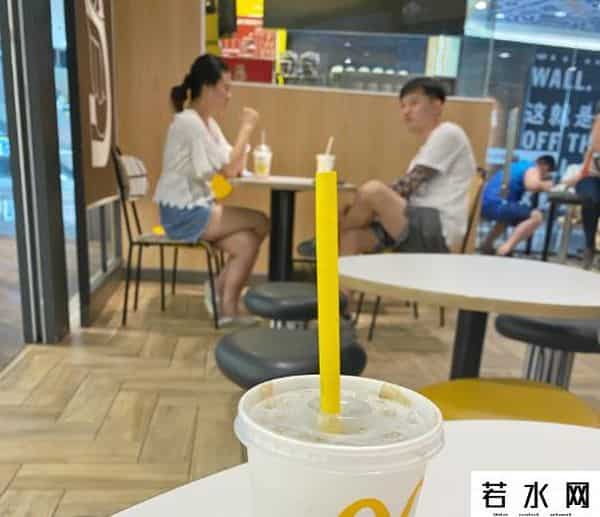塑料吸管年底将禁用