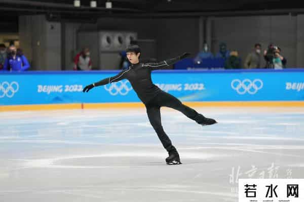 羽生结弦现身首体训练