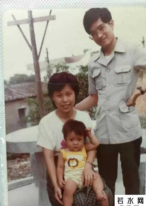 郎咸平六任妻子