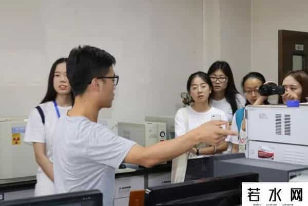 储殷:张雪峰适合报考新闻专业