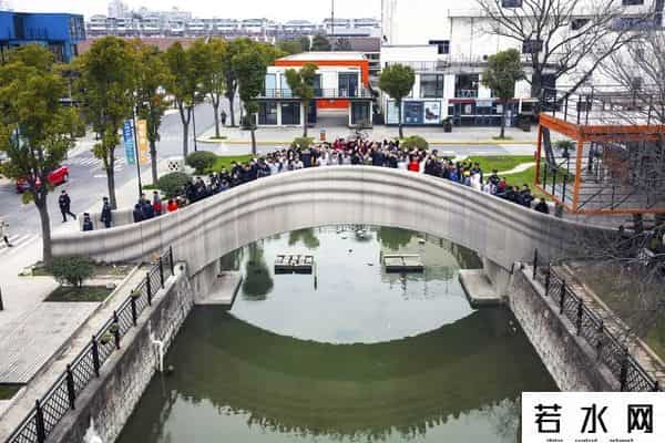 清华教授花20多万为村民3D打印住宅