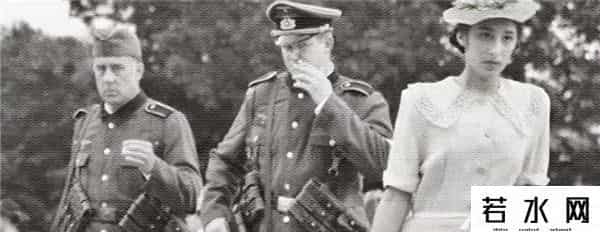 女生没有衣服是怎样的