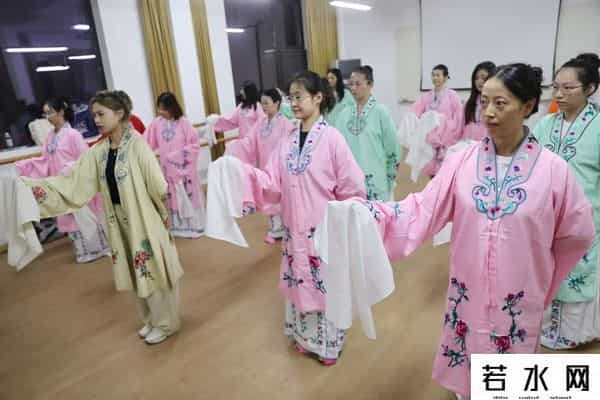 普拉提课程一般多少钱