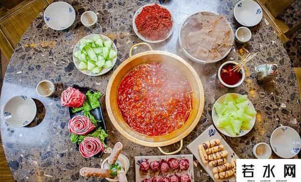 海底捞暴跌2000亿