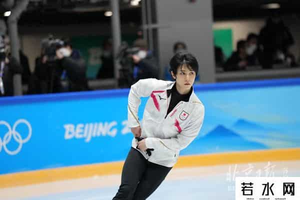 羽生结弦现身首体训练