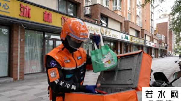 直播被骂的“红绿灯设计师”疑销号