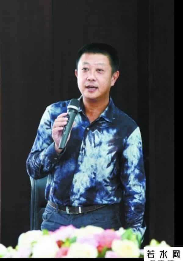 海底捞暴跌2000亿