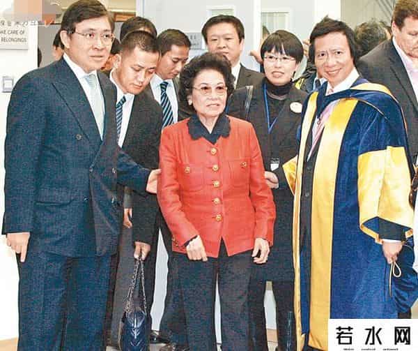 94岁老太成中国女首富