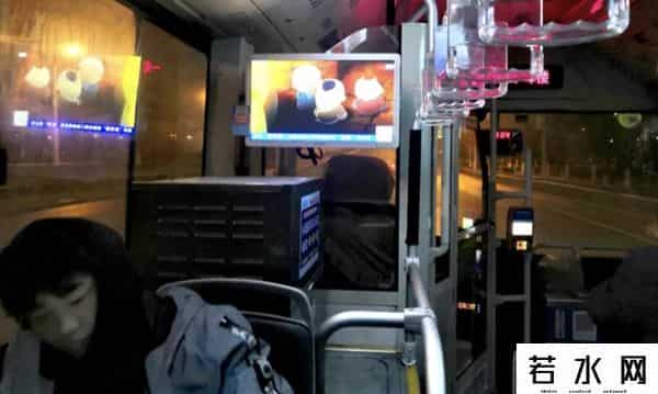 年轻的馊子6中字HD