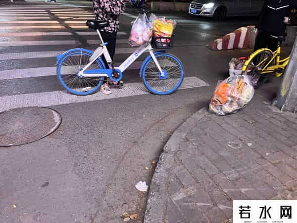 居家隔离时上海居民在干嘛