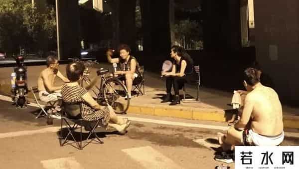 年轻的馊子6中字HD