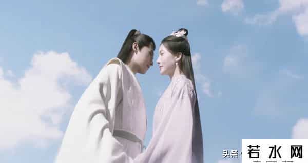 美女曝光全身的图片