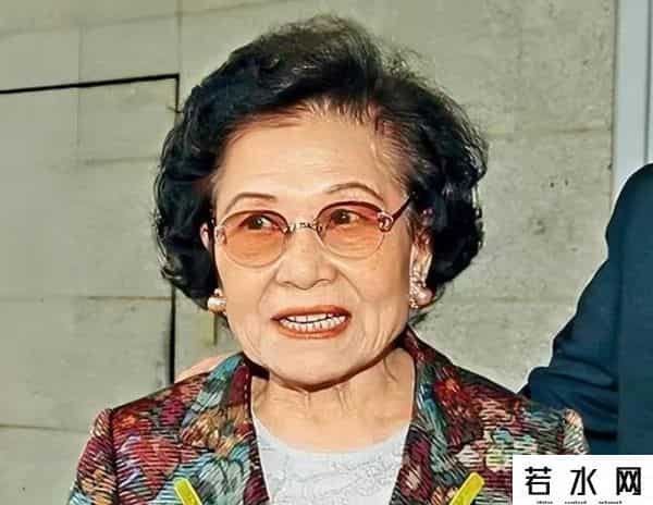 94岁老太成中国女首富