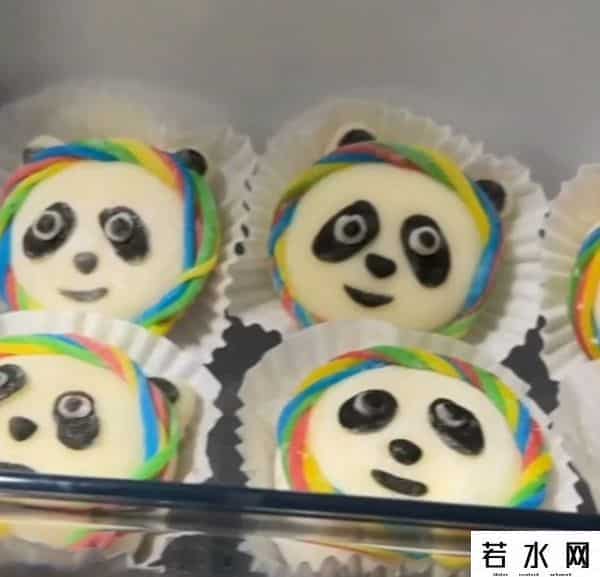 男子情人节送女友一冰箱冰墩墩